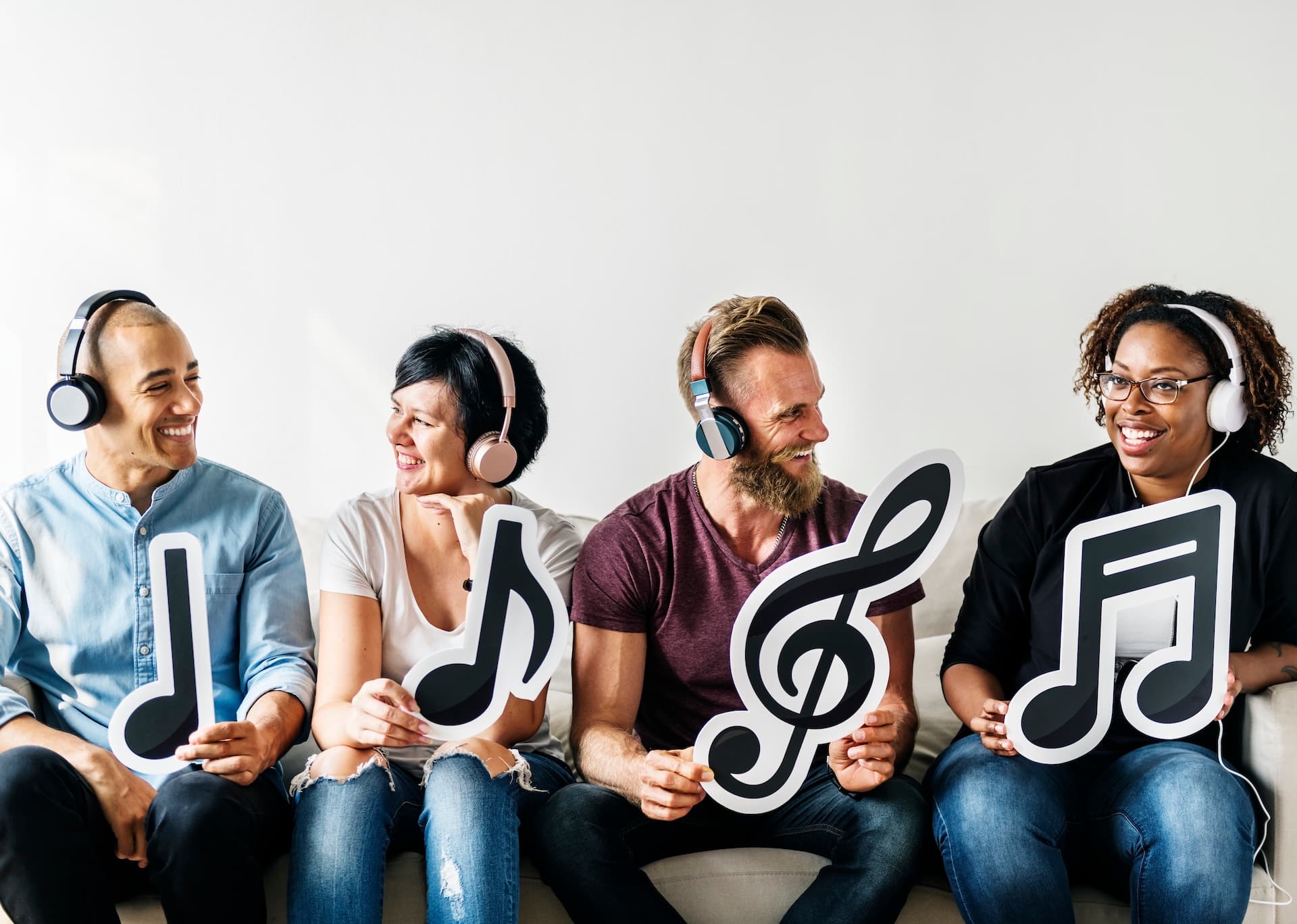 Ludzie posiadający ikony muzyczne - tło